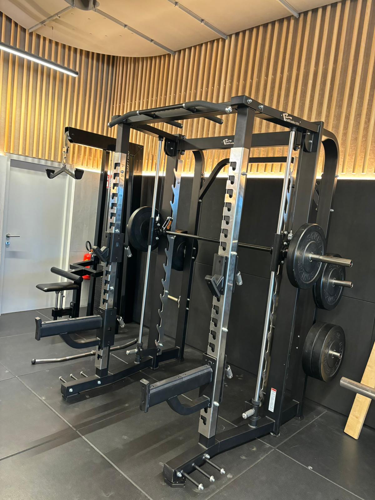 RealleaderUSA SMITH MACHINE WITH POWERRACK (counter balance) GOLD